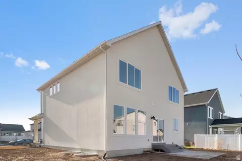 Exterior - 2414 W Santa Fe Dr, Mapleton, UT 84664 photo 2 of 3