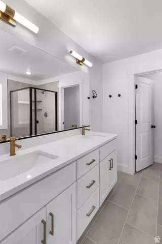 Bath - 2414 W Santa Fe Dr, Mapleton, UT 84664 photo 1 of 3