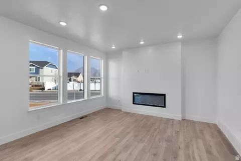 Living - 2414 W Santa Fe Dr, Mapleton, UT 84664 photo 1 of 1
