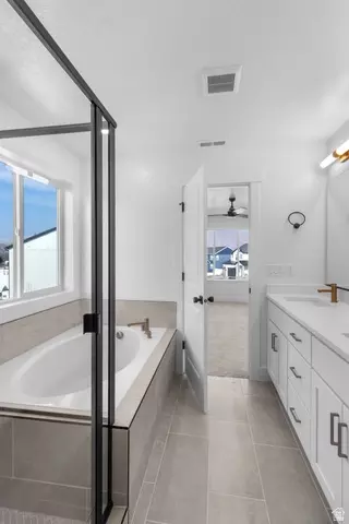 Bath - 2414 W Santa Fe Dr, Mapleton, UT 84664 photo 2 of 3
