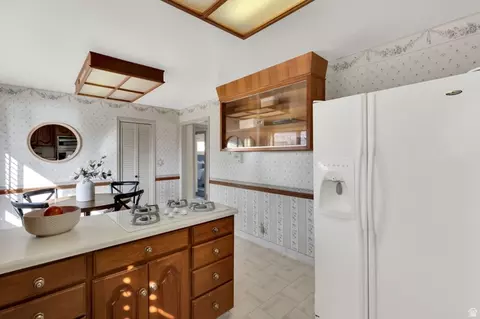Kitchen - 556 S 450 E, Orem, UT 84097 photo 3 of 4