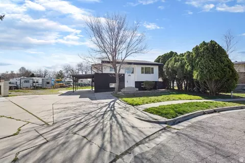 3055 S Dennis Cir, West Valley City, UT 84120