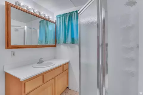 Bath - 369 E 500 N, American Fork, UT 84003 photo 3 of 3