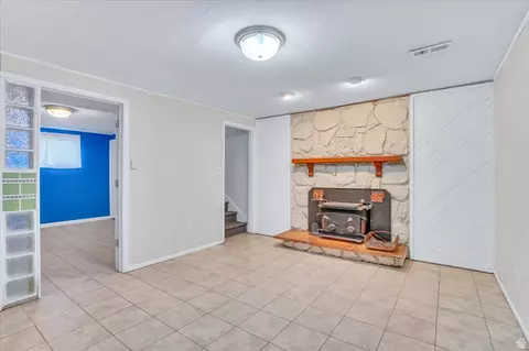 Living - 369 E 500 N, American Fork, UT 84003 photo 3 of 4