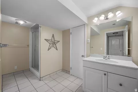 Bath - 876 E Chariot Dr, Sandy, UT 84094 photo 2 of 2