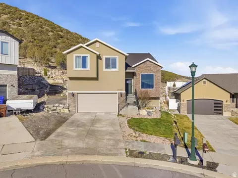 7001 N South Pass Rd, Eagle Mountain, UT 84005