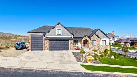 Exterior - 1418 S 500 E, Salem, UT 84653 photo 3 of 8