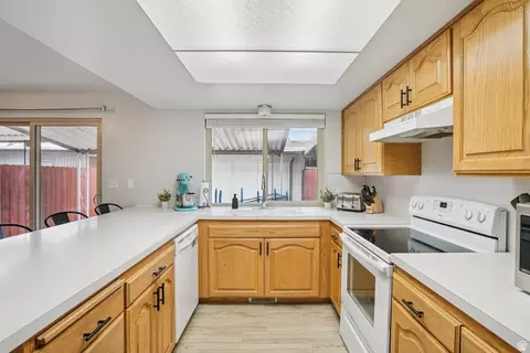 Kitchen - 216 S 400 W, Orem, UT 84058 photo 3 of 4