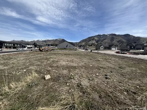 1241 E Talmage Ln E #31, Logan, UT 84341