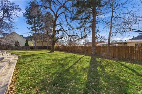 Exterior - 16 S 200 E, Centerville, UT 84014 photo 6 of 16