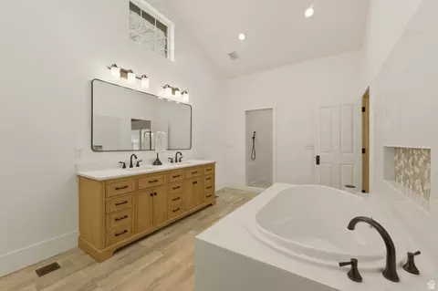 Bath - 16 S 200 E, Centerville, UT 84014 photo 1 of 6