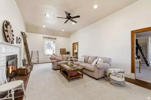 Living - 16 S 200 E, Centerville, UT 84014 photo 2 of 3