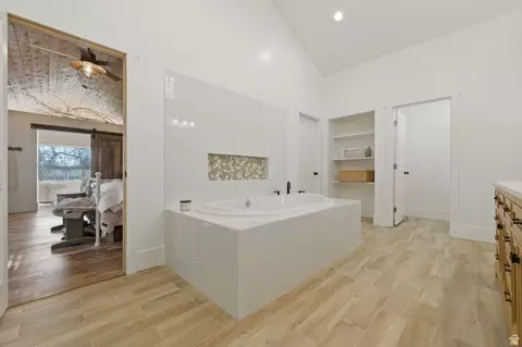 Bath - 16 S 200 E, Centerville, UT 84014 photo 3 of 6