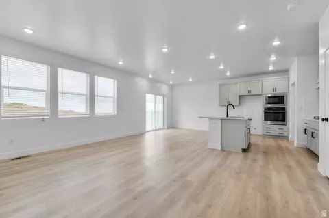 2820 W Aurora Ave, Mapleton, UT 84664 photo 3