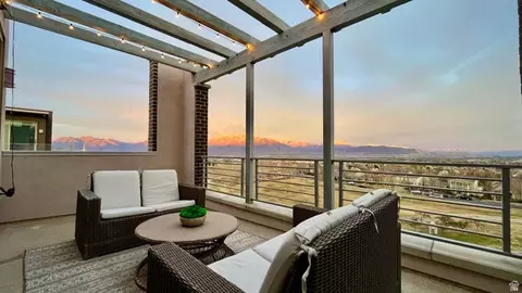 4512 Kestrel Ridge Rd, South Jordan, UT 84009