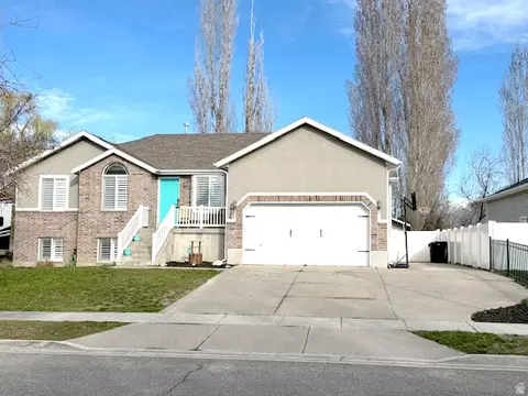1926 N 2530 W, Clinton, UT 84015