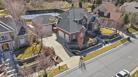 714 E Draper Heights Way, Draper, UT 84020