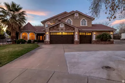 2497 River Cir, Santa Clara, UT 84765