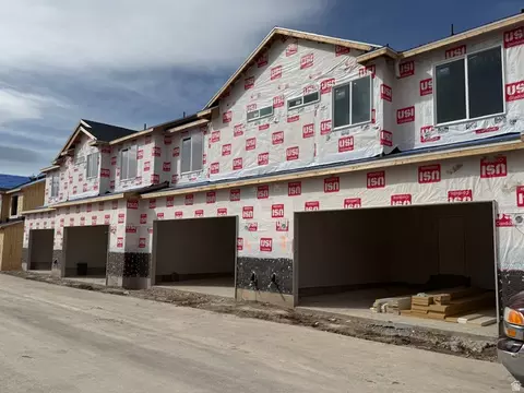 Exterior - 821 S 270 E #5, Smithfield, UT 84335 photo 3 of 5