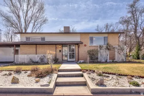 Exterior - 738 Locust Ln, Moab, UT 84532 photo 2 of 7