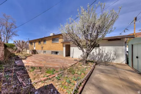 Exterior - 738 Locust Ln, Moab, UT 84532 photo 5 of 7