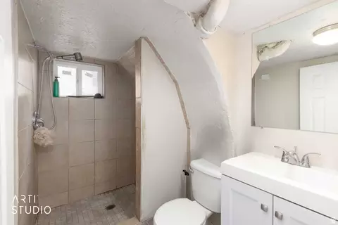 Bath - 3173 S Stephens Ave, Ogden, UT 84401 photo 2 of 2