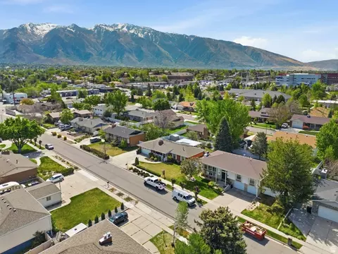 View/Area - 1242 Earl Way S, Sandy, UT 84094 photo 2 of 3