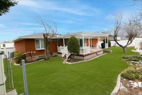 Exterior - 1242 Earl Way S, Sandy, UT 84094 photo 2 of 7