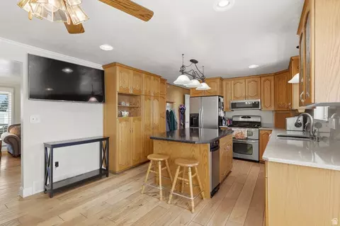 Kitchen - 1242 Earl Way S, Sandy, UT 84094 photo 2 of 2