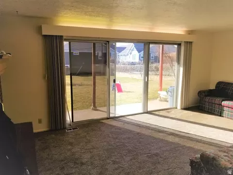 Living - 3926 S 850 W, Bountiful, UT 84010 photo 4 of 4