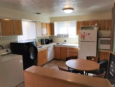 Kitchen - 3926 S 850 W, Bountiful, UT 84010 photo 1 of 1