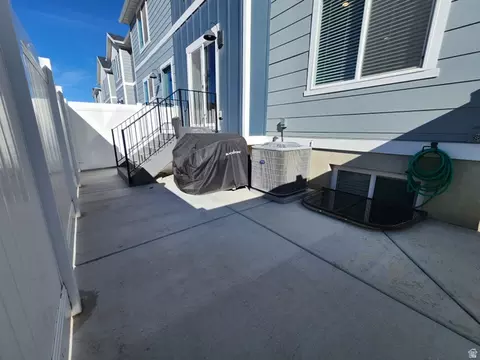 Exterior - 1736 E Fall St N, Eagle Mountain, UT 84005 photo 3 of 4