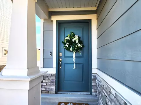 Exterior - 1736 E Fall St N, Eagle Mountain, UT 84005 photo 2 of 4