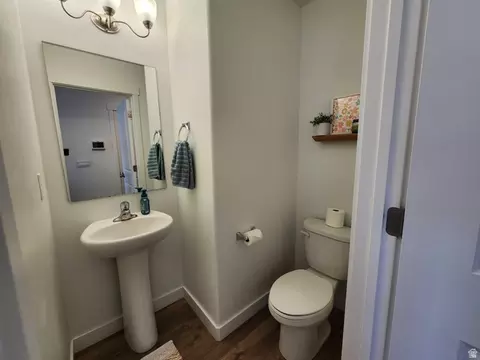 Bath - 1736 E Fall St N, Eagle Mountain, UT 84005 photo 1 of 3