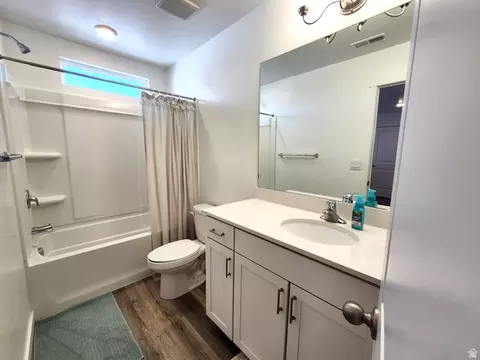 Bath - 1736 E Fall St N, Eagle Mountain, UT 84005 photo 2 of 3