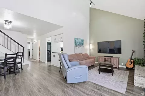 8109 S Cottonwood Hills Cir S, Sandy, UT 84094