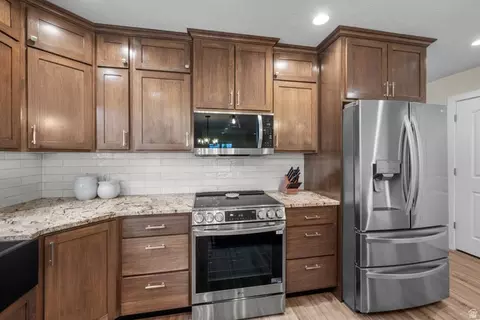 Kitchen - 1896 W 800 N, Mapleton, UT 84664 photo 2 of 4