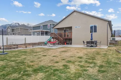 Exterior - 1896 W 800 N, Mapleton, UT 84664 photo 3 of 8