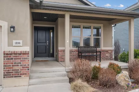 Exterior - 1896 W 800 N, Mapleton, UT 84664 photo 2 of 8