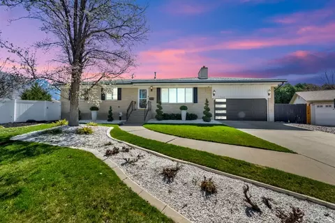 2140 E Nye Cir S, Cottonwood Heights, UT 84121