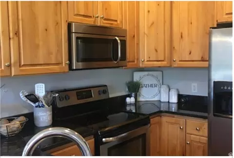 Kitchen - 84 N 930 E, American Fork, UT 84003 photo 2 of 2