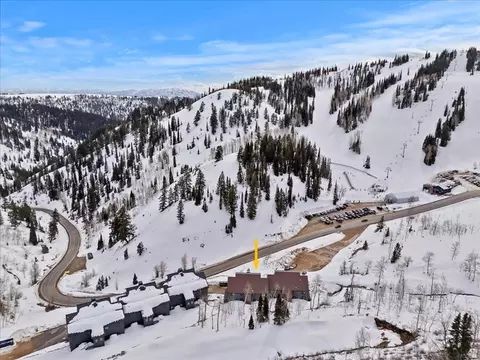 6560 N Wolf Creek Dr #2D, Eden, UT 84310