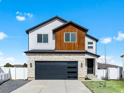 3557 E Royal Dornoch Dr, Eagle Mountain, UT 84005