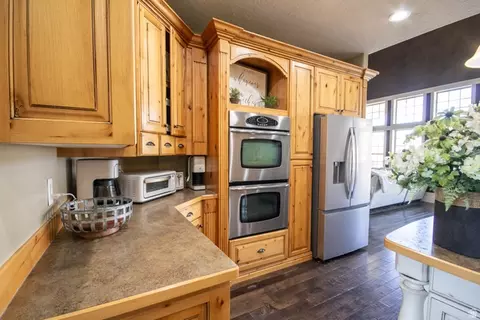 Kitchen - 11103 E 7000 N, Lapoint, UT 84039 photo 2 of 2
