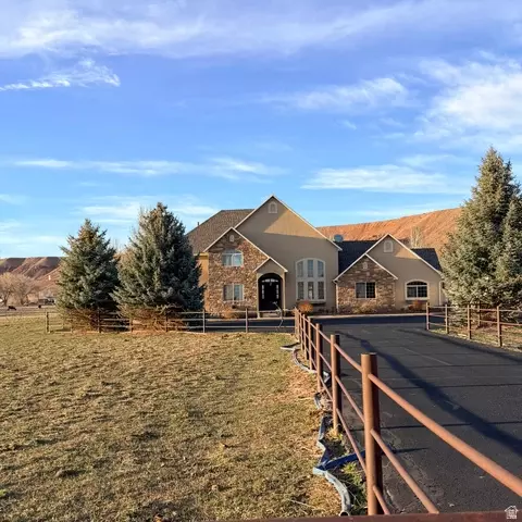 11103 E 7000 N, Lapoint, UT 84039