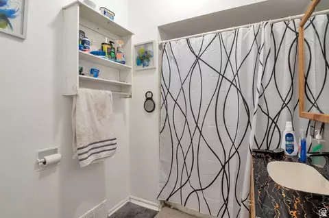Bath - 2827 S Pingree Ave, Ogden, UT 84401 photo 1 of 1