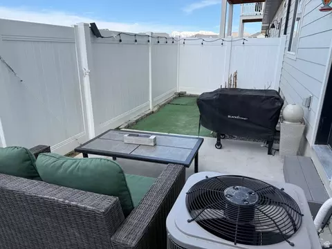 Exterior - 689 E Ryegrass N, Eagle Mountain, UT 84005 photo 2 of 11