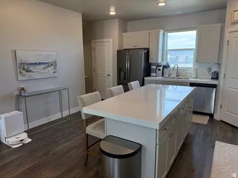 Kitchen - 689 E Ryegrass N, Eagle Mountain, UT 84005 photo 2 of 2