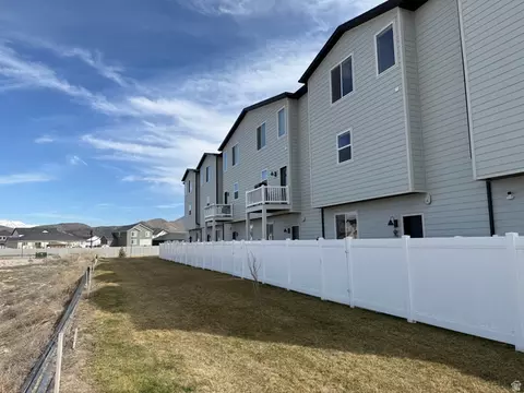 Exterior - 689 E Ryegrass N, Eagle Mountain, UT 84005 photo 4 of 11