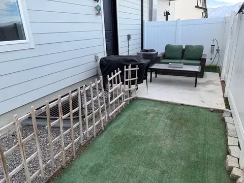 Exterior - 689 E Ryegrass N, Eagle Mountain, UT 84005 photo 3 of 11